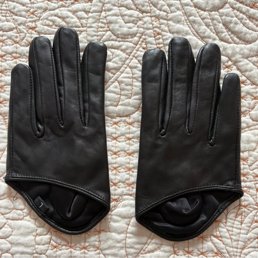 Vegan Leather Half Gloves in Black